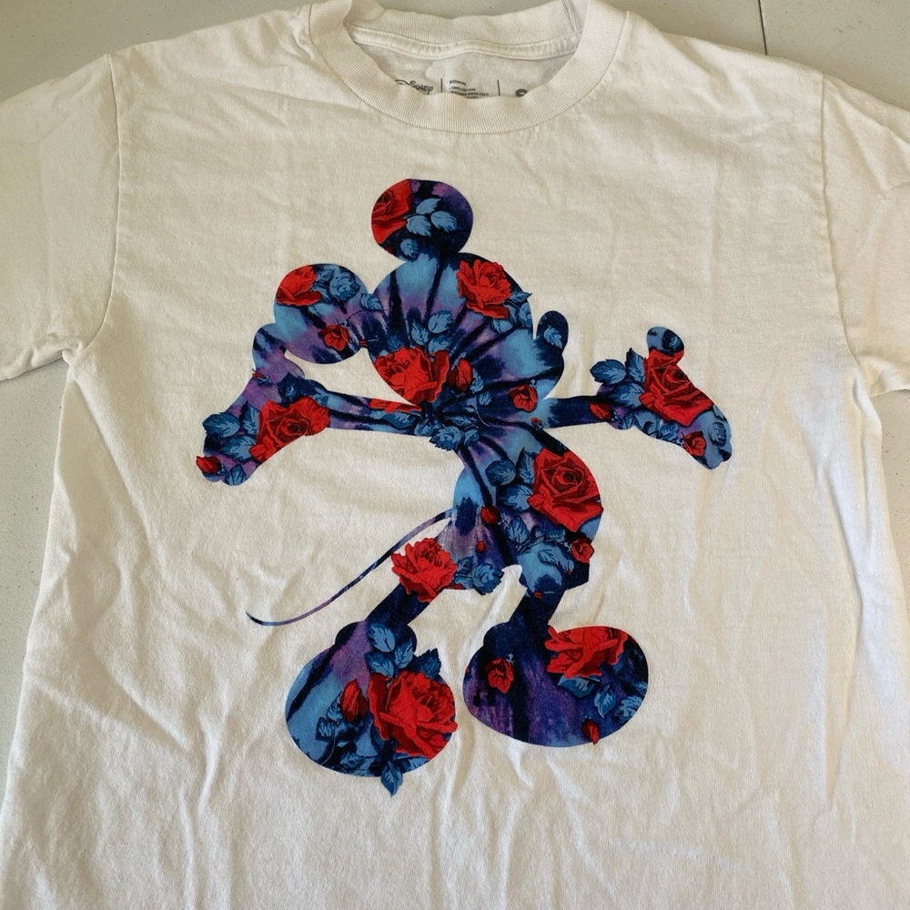 Disney Neff Mickey Mouse Tee T-Shirt Size Small white short sleeve (F3)